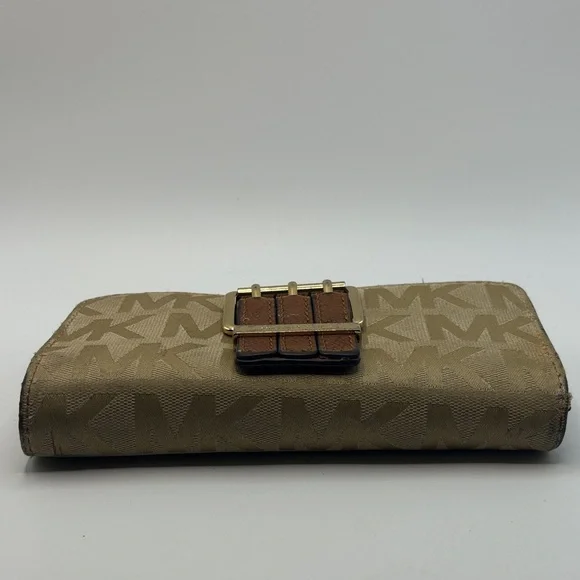 Michael Kors Logo 3 Strap Wallet - Picture 6 of 12